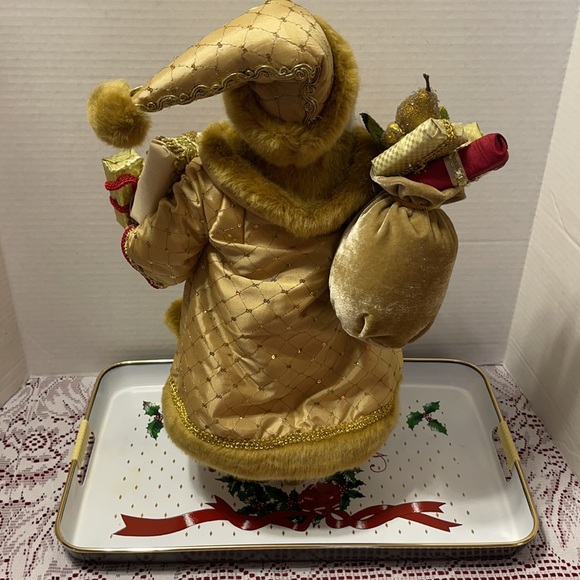 19” Inch Standing Santa Clause. Gold/Red. Christmas Santa bearing Gifts … - Picture 6 of 8